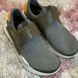 Nike grey/ green/ yellow shoes